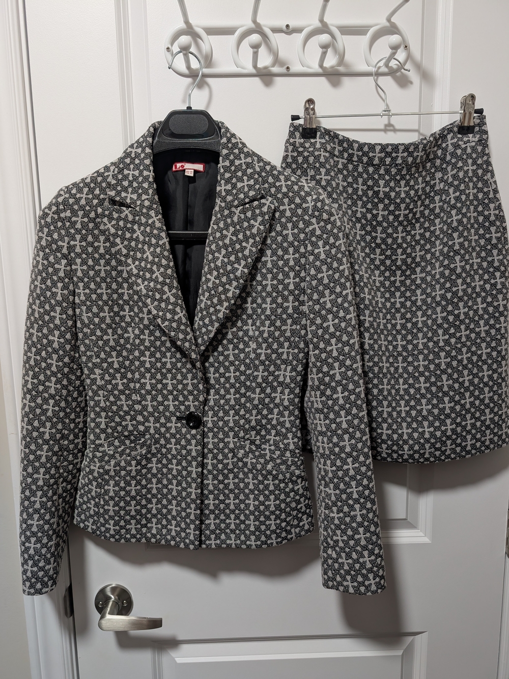 Y2K Vintage Gray Patterned Suit (Blazer and Skirt)